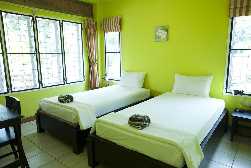 Sunshine Inn Resort Khao Lak Habitación foto